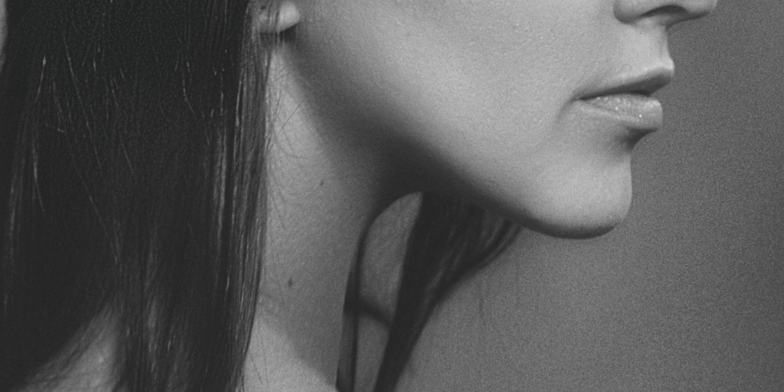 Jaw-Dropping Results: The Benefits of RF Radio Frequency for a Firmer Jawline and Neck